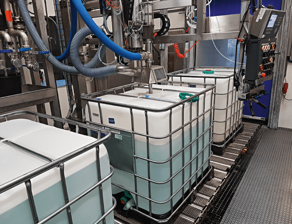 EURO COSMETICS Magazine • Brenntag Moerdijk – Blending and Filling Station • Marine Pipyn • Marine Pipyn
