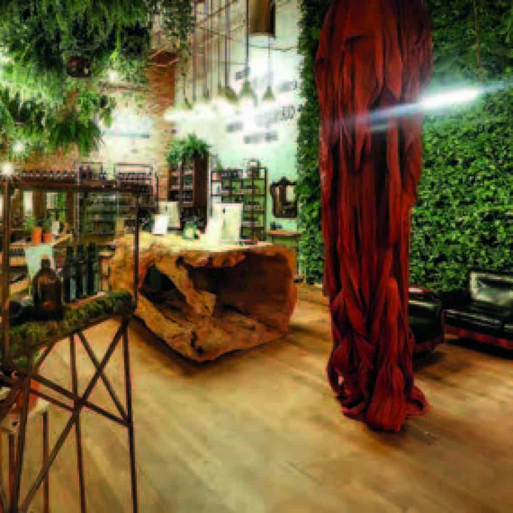 EURO COSMETICS Magazine • Development of a “Beauty ECOSYSTEM” – Grupo Laces and their sustainable solutionswhole • Cris Dios • Cris Dios