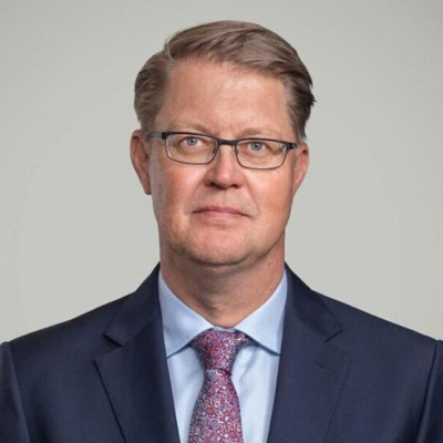 Brenntag SE: New CEO Jens Birgersson assumes direct leadership of the Brenntag Essentials division as Ewout van Jarwaarde steps down from the Board of Management, ensuring a continued business focus